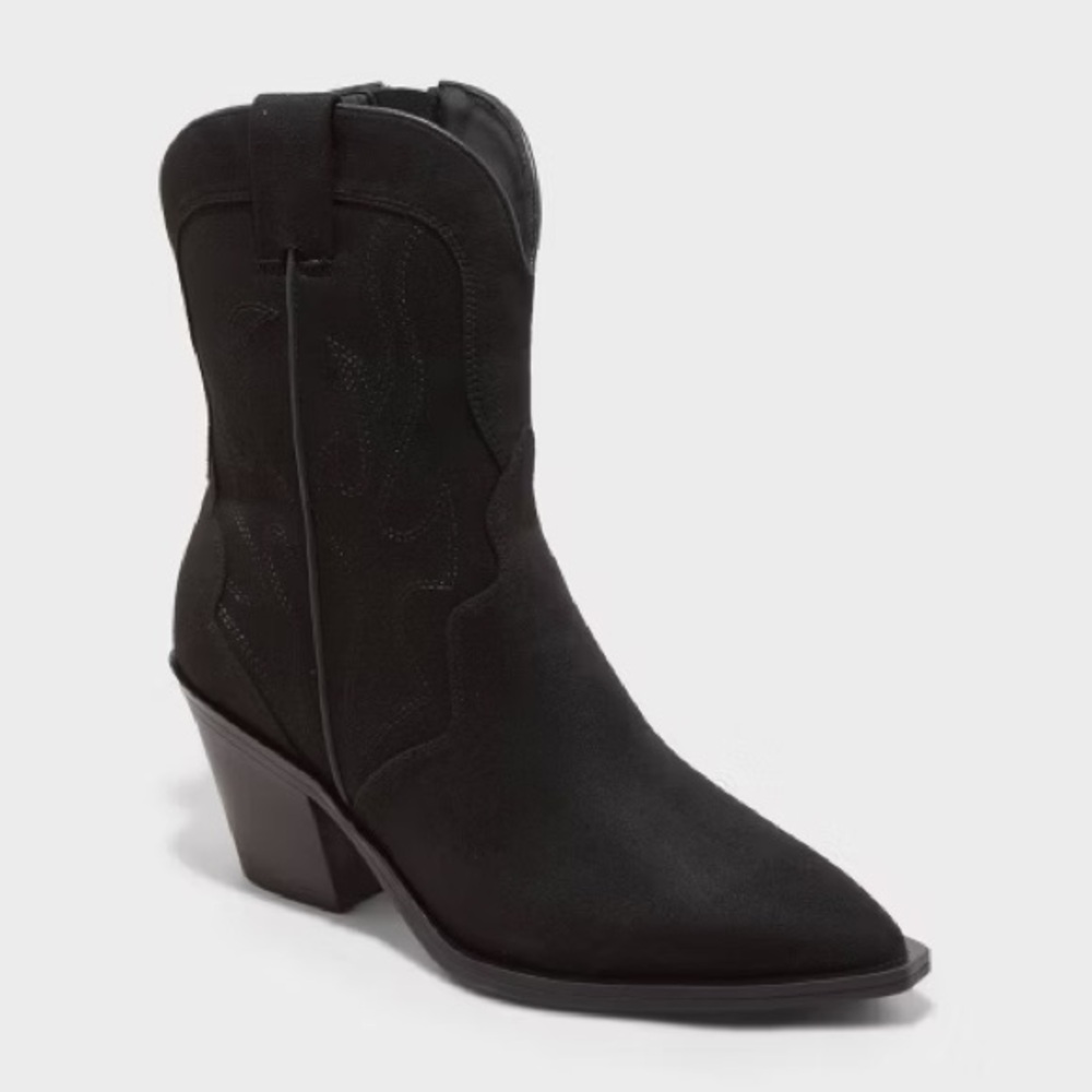 Women's Jacey Western Ankle Boots -
Universal Thread™ Black 7
